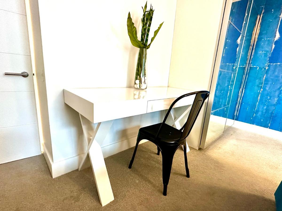 Beautiful New 2 Bedroom Apartment - Next To The Beach - Great Location - Free Parking - Fast Wifi - Smart Tv - Sleeps Up To 4! Close To Purbeck, Corfe Castle, Sandbanks, Poole & Bournemouth Swanage Exteriör bild